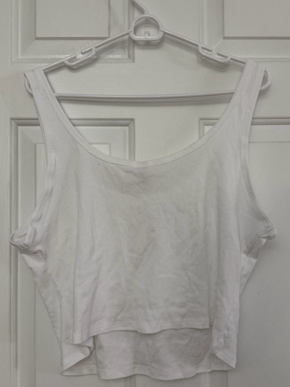 Victoria's Secret White Scoop Neck Cropped Tank Top - Picture 3 of 3